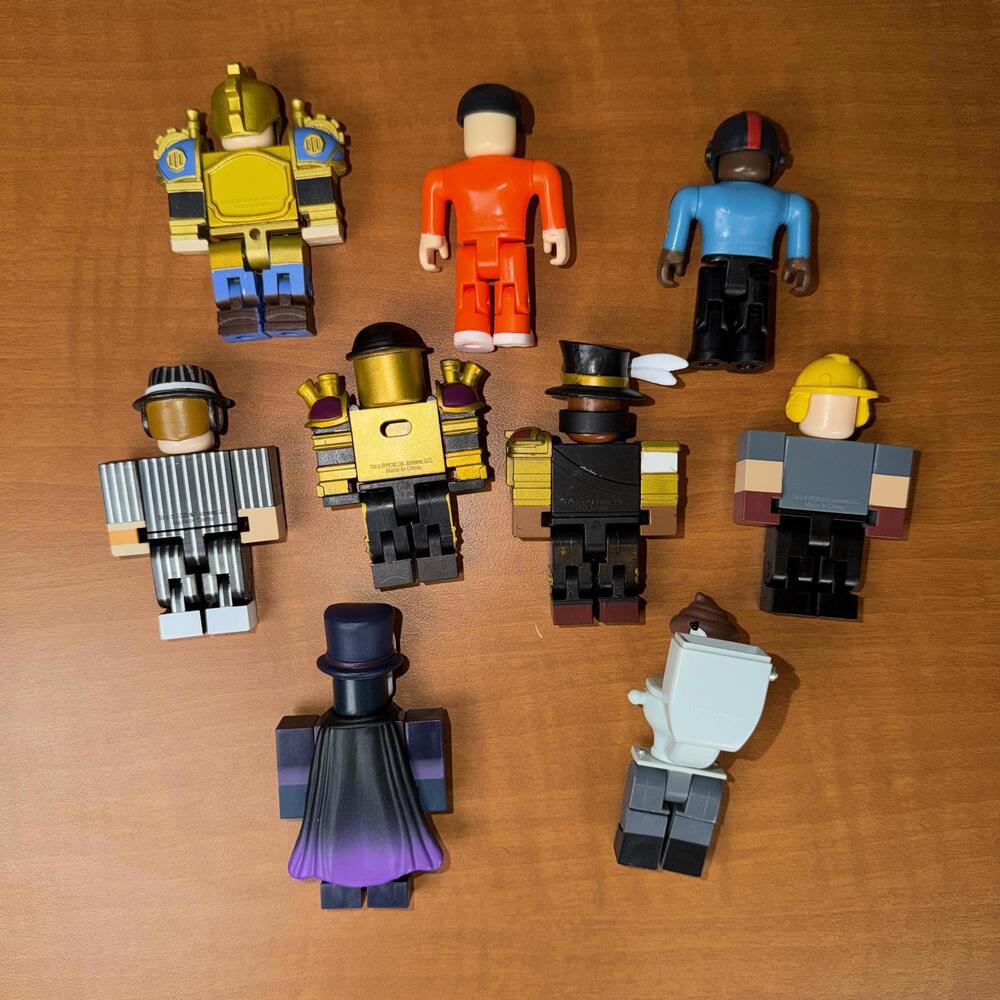 Roblox - Lot of 9 Assorted Action Figures - Picture 3 of 5